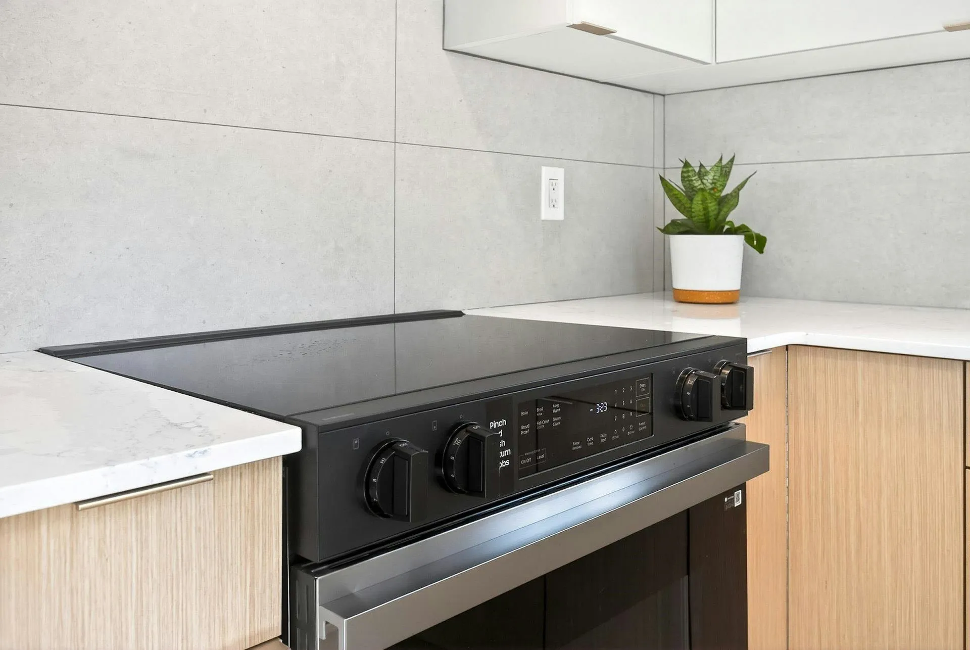 Warm Grey Flat-Panel Kitchen — detail view 5