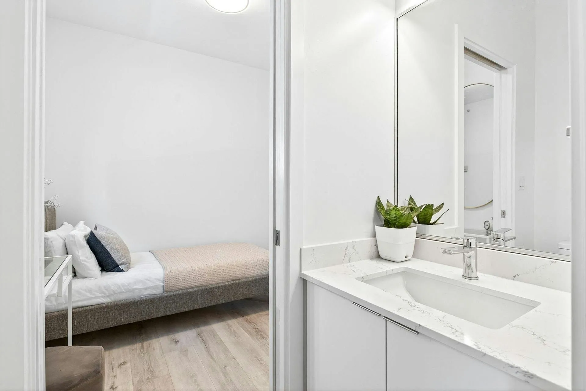 Warm Grey Flat-Panel Kitchen — detail view 7
