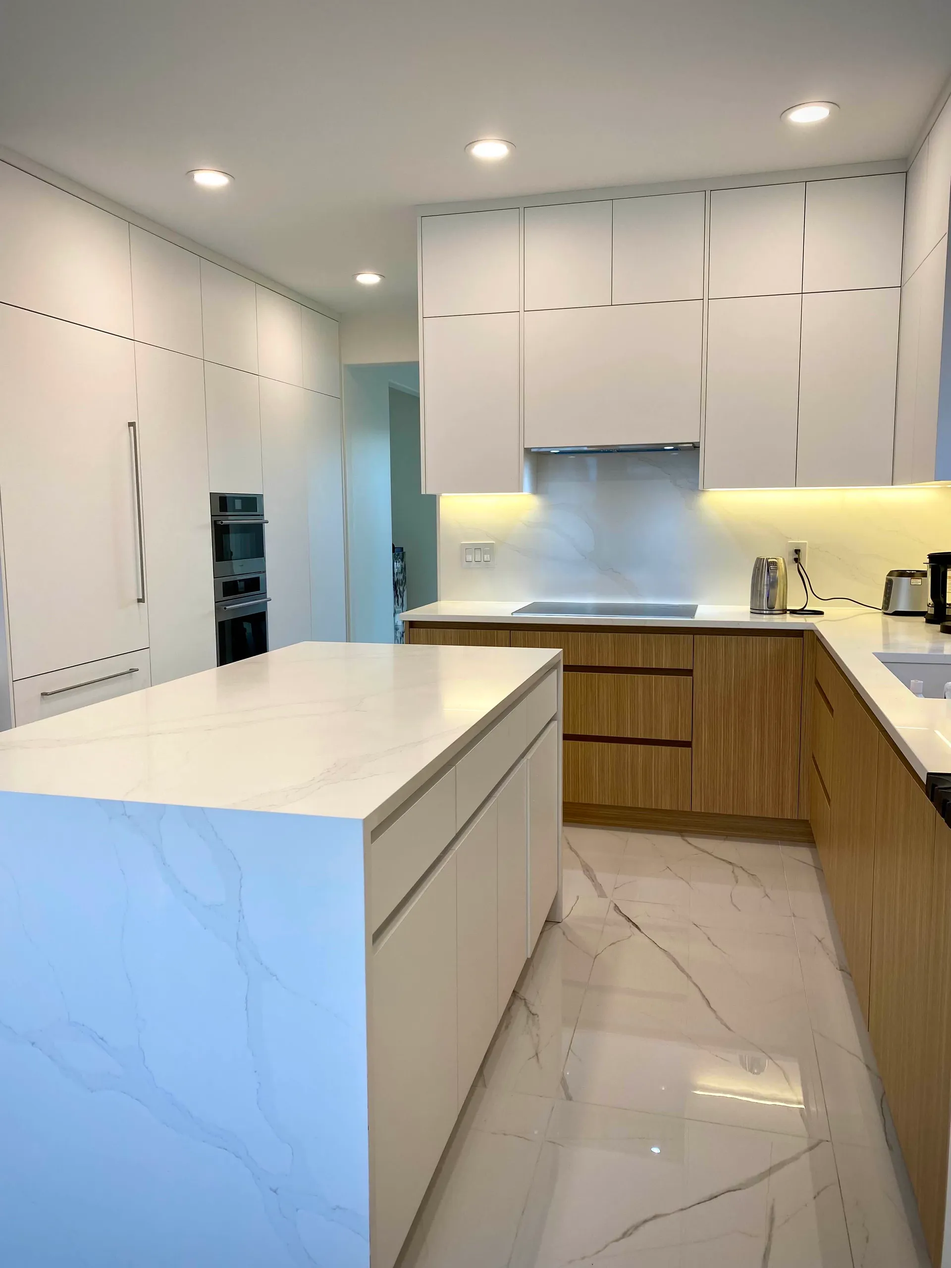 Custom kitchen cabinetry by Juniper Cabinetry, serving Burnaby, BC