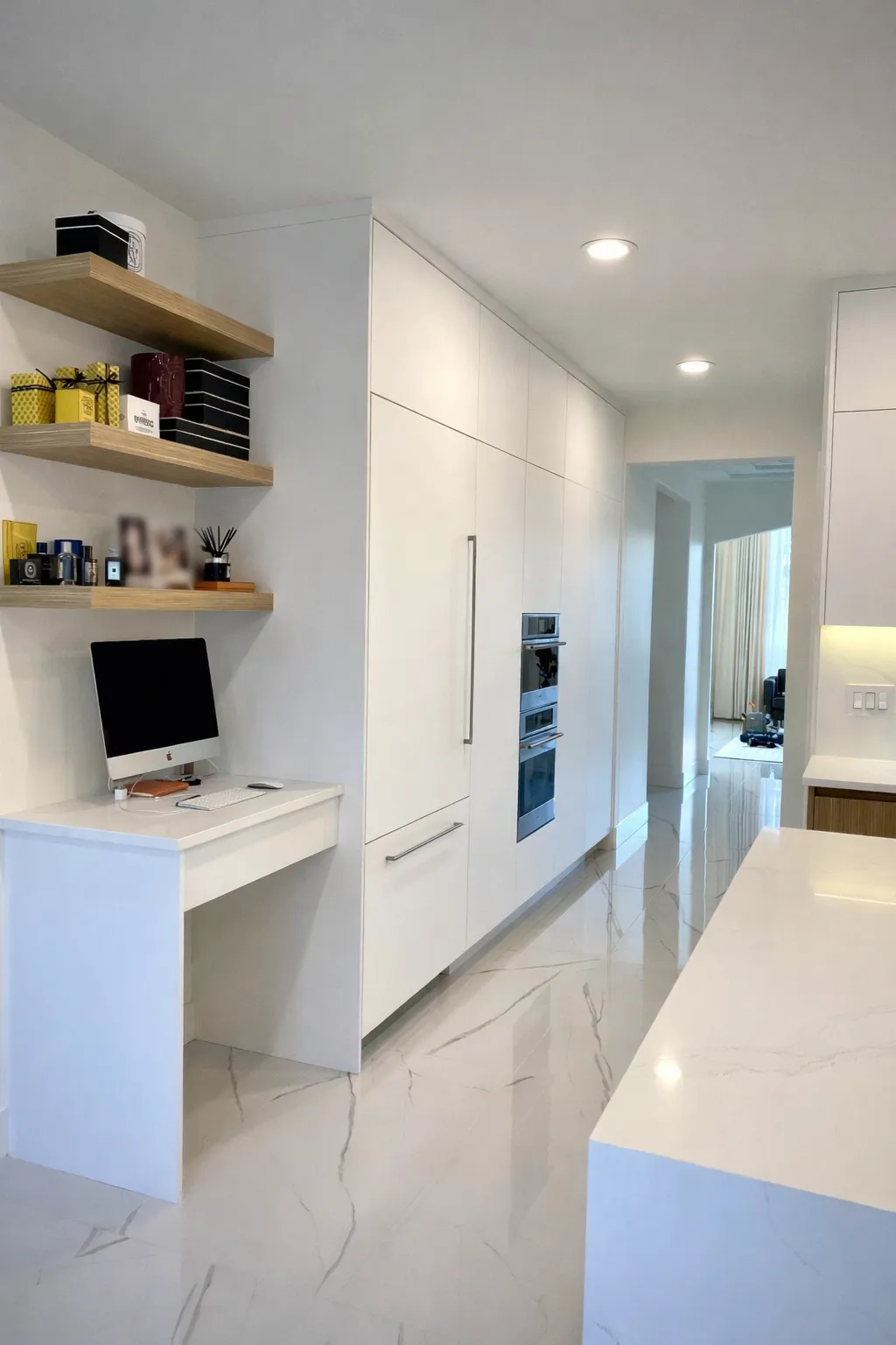 Two-Tone Oak Minimalist Kitchen — detail view 3